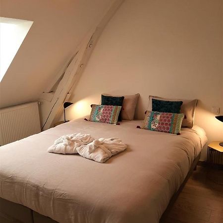 Le Feneau Maison D'Hotes Creuzier-le-Neuf Eksteriør billede