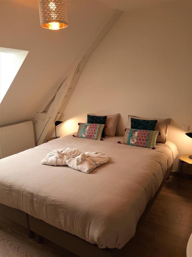 Le Feneau Maison D'Hotes Creuzier-le-Neuf Eksteriør billede